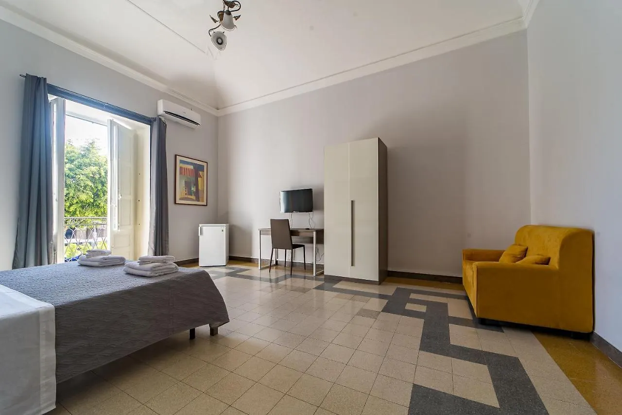 Giachi Friendly Rooms Alla Stazione 巴勒莫 0*,  意大利