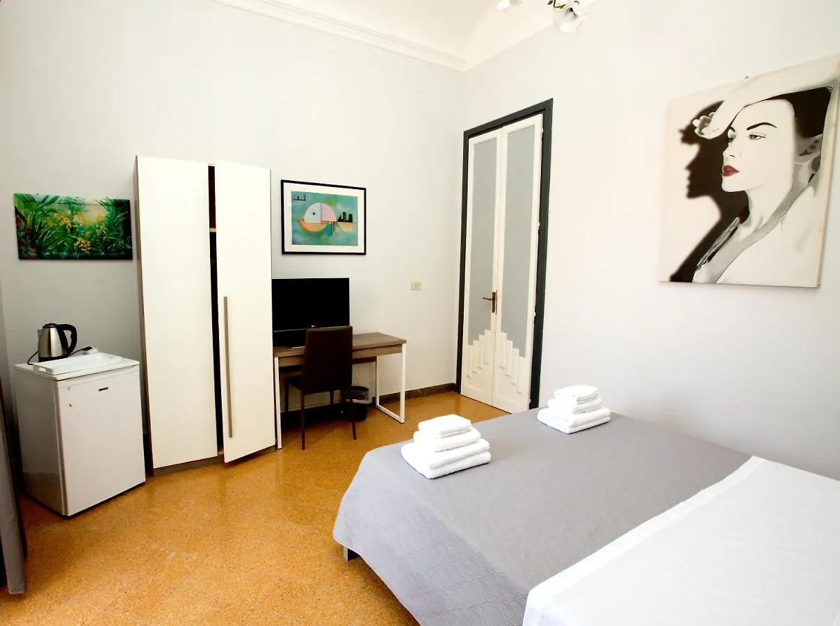 Giachi Friendly Rooms Alla Stazione 巴勒莫 0*,