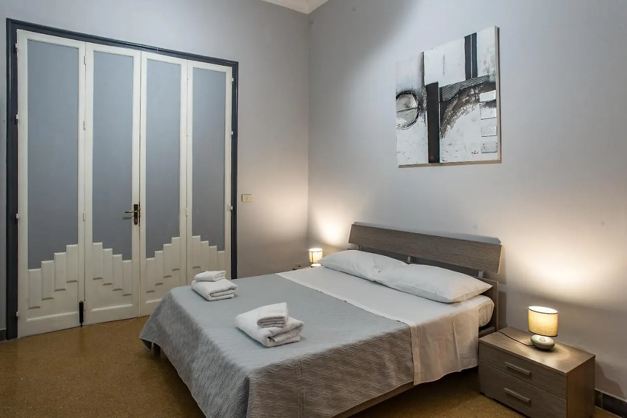 Giachi Friendly Rooms Alla Stazione 팔레르모 이탈리아